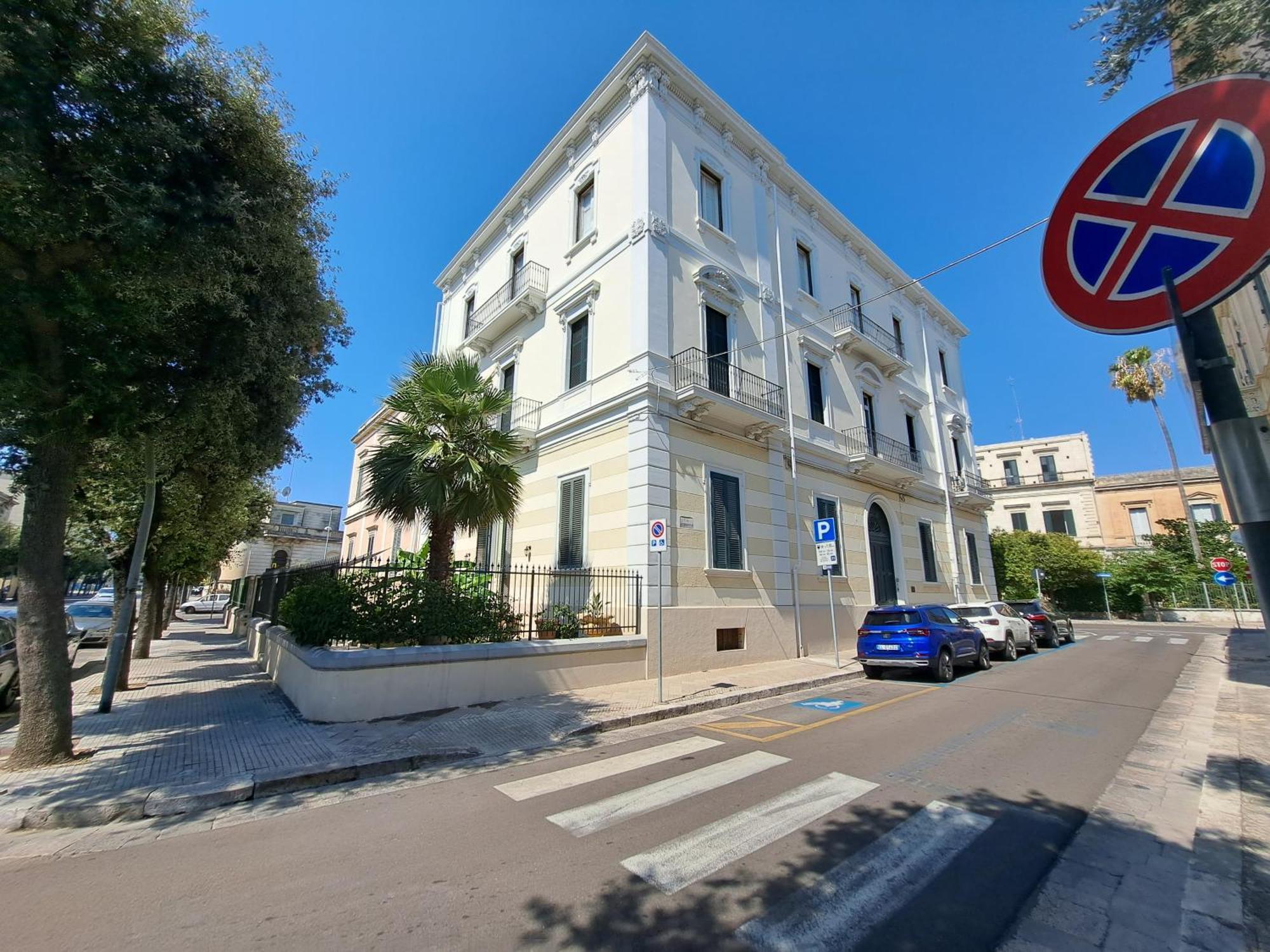 Bed and Breakfast Palazzo Castellano Лечче Экстерьер фото